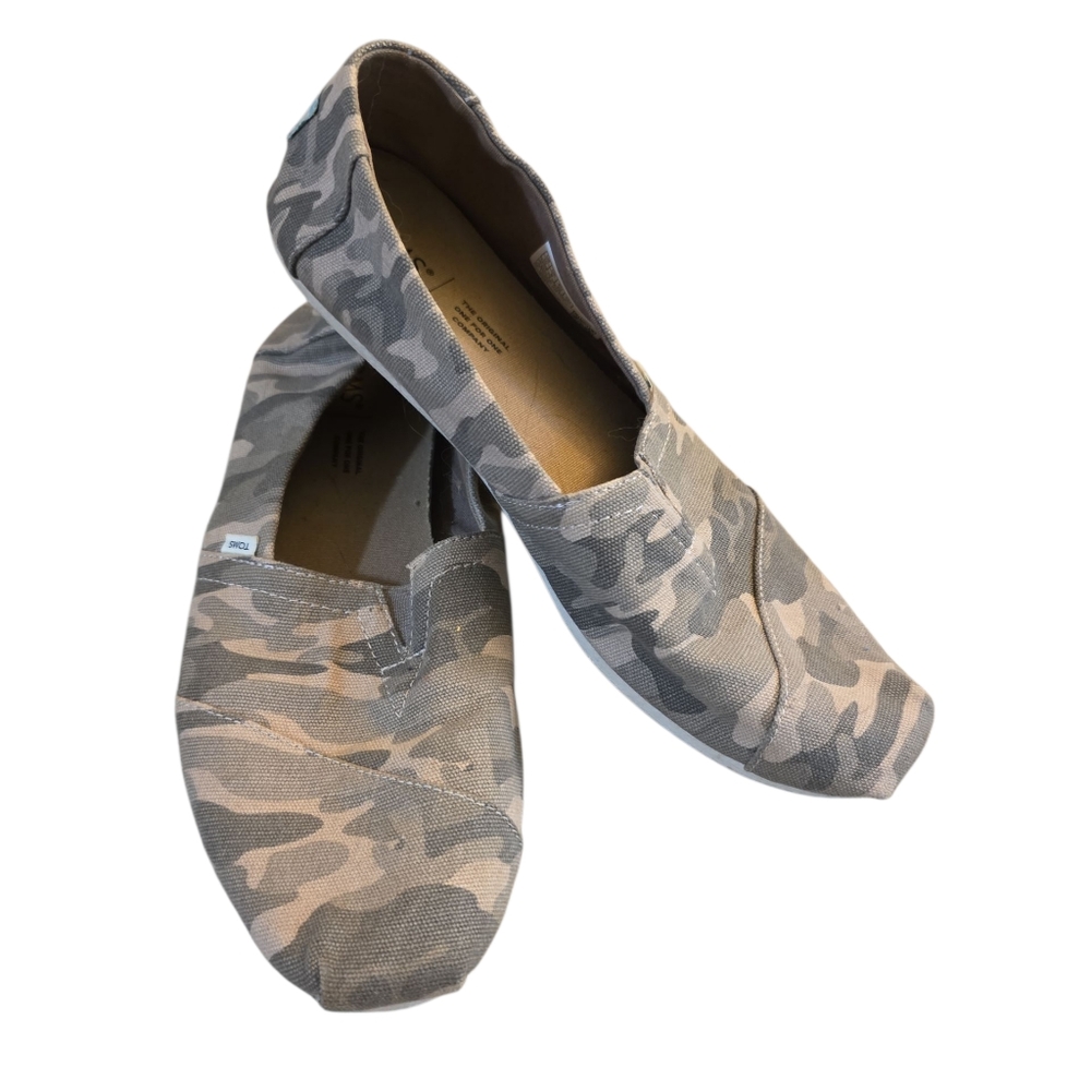 Camo TOMS